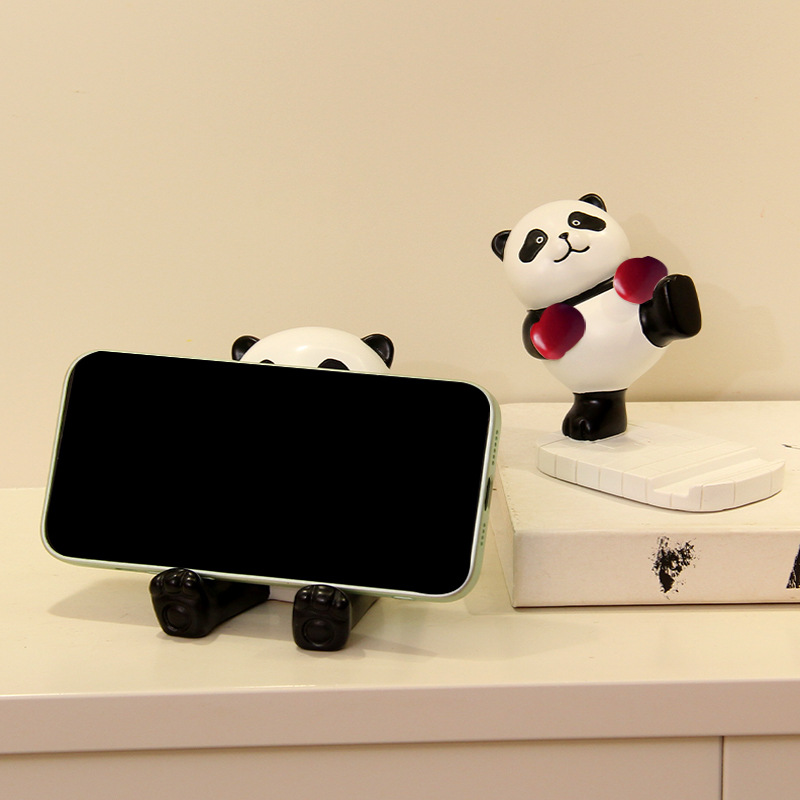 Resin handicrafts, panda phone stand ornaments, desktop office items, decorations, birthday gifts, cultural and creative gifts Application Scenario