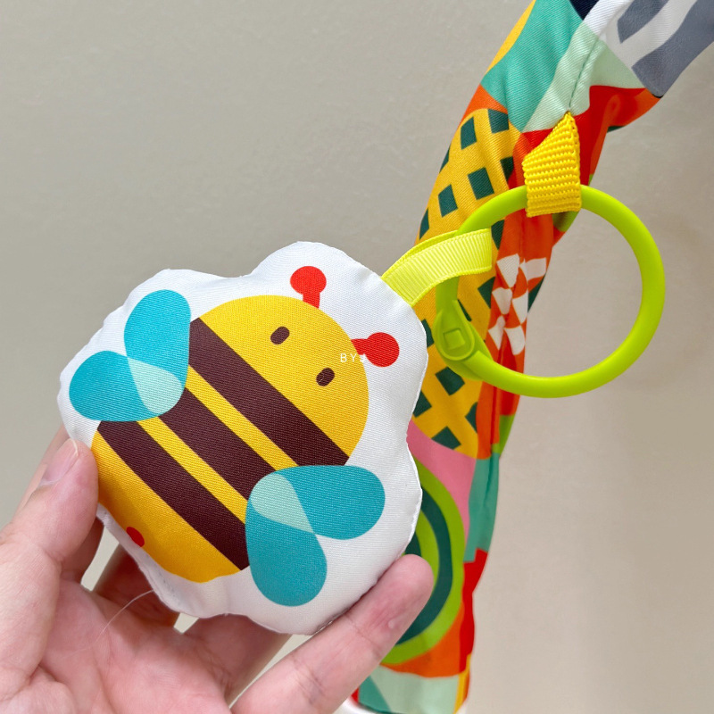 Cross-border newborn hanging bed bells, rocking bells, baby strollers, stroller hangers, baby safety seats, soothing toys Application Scenario