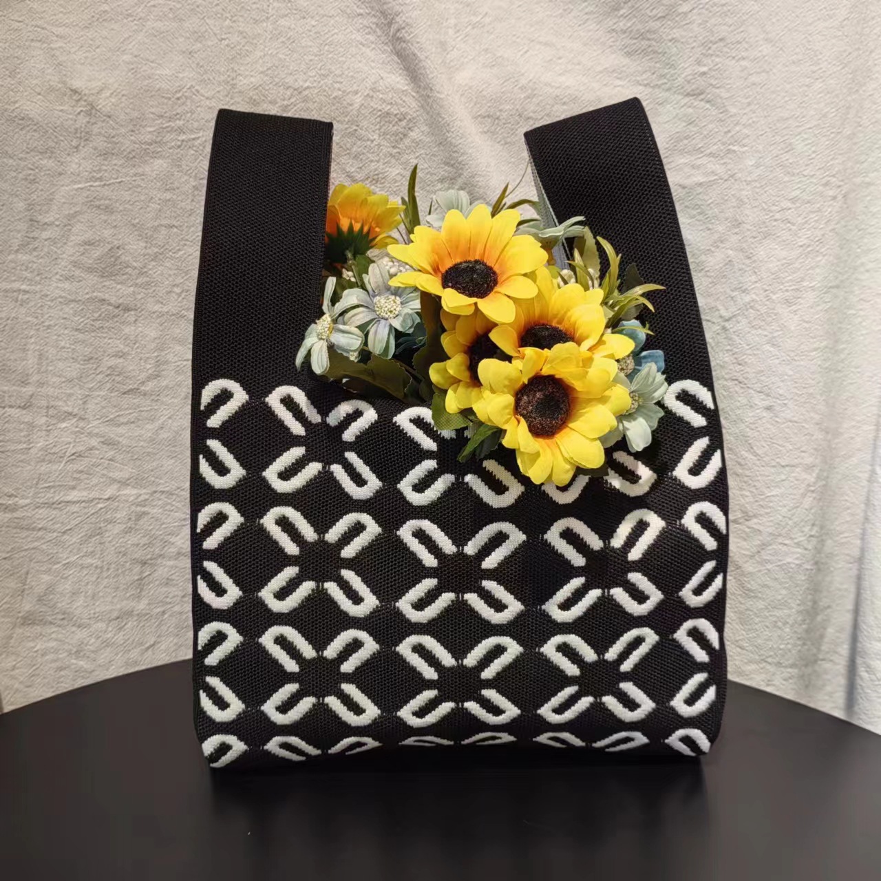 New black and white four-piece pattern women's bag for spring and summer, Japanese and Korean knitted bag, multi-functional wrist bag for daily commuting