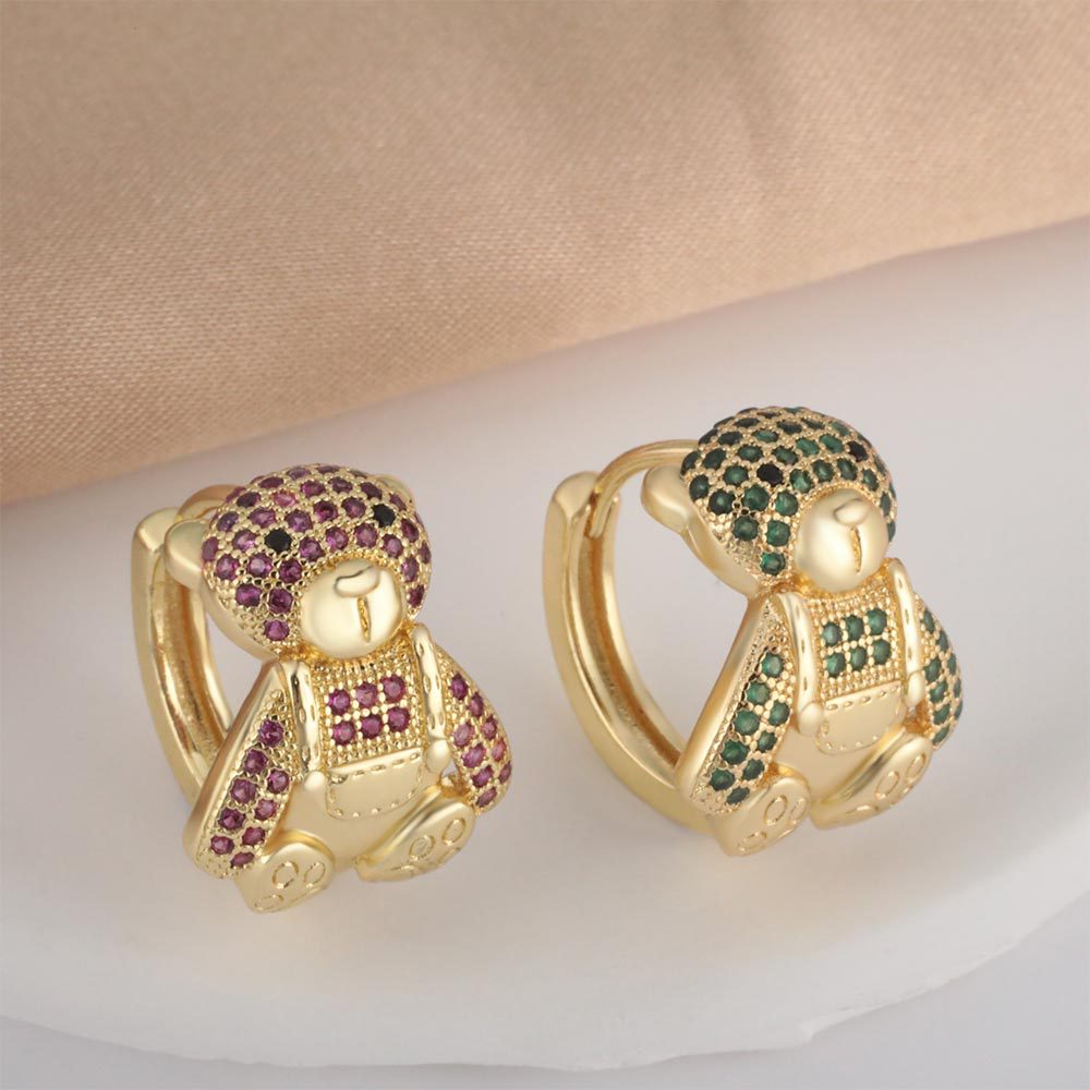 This is a popular and unique 18K gold-plated zircon bear opening decoration for girls in Europe and America. It is cute and versatile on Instagram details Picture