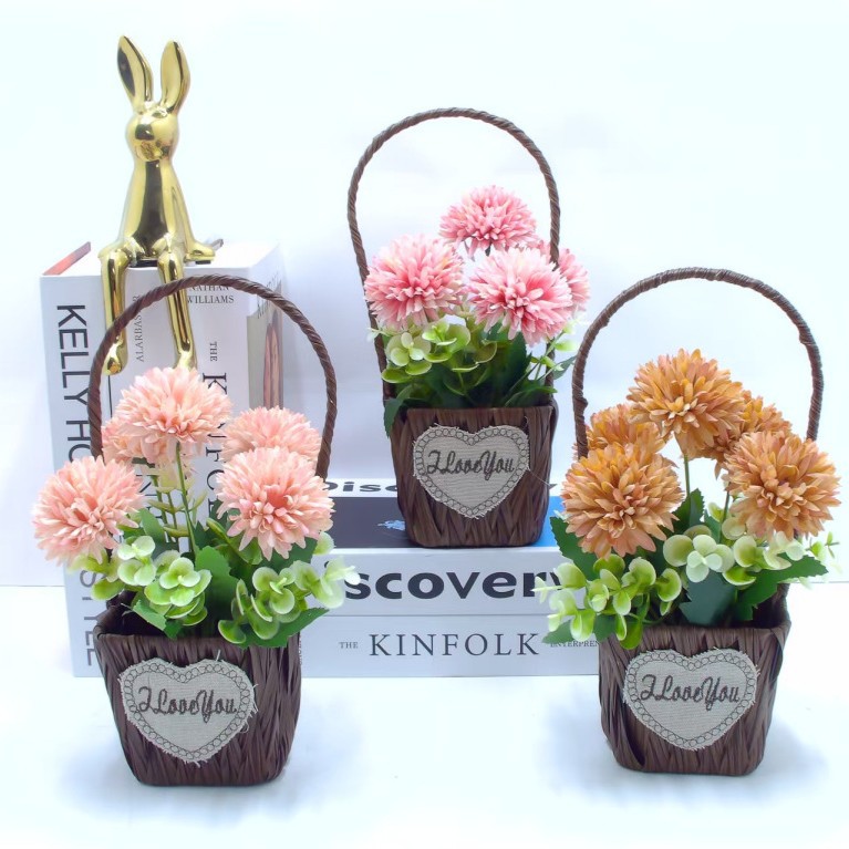 Plastic rattan woven baskets, plastic rattan flower baskets, festival flower baskets, wedding souvenirs, Teachers' Day and Mid-Autumn Festival gifts, plastic woven baskets Application Scenario