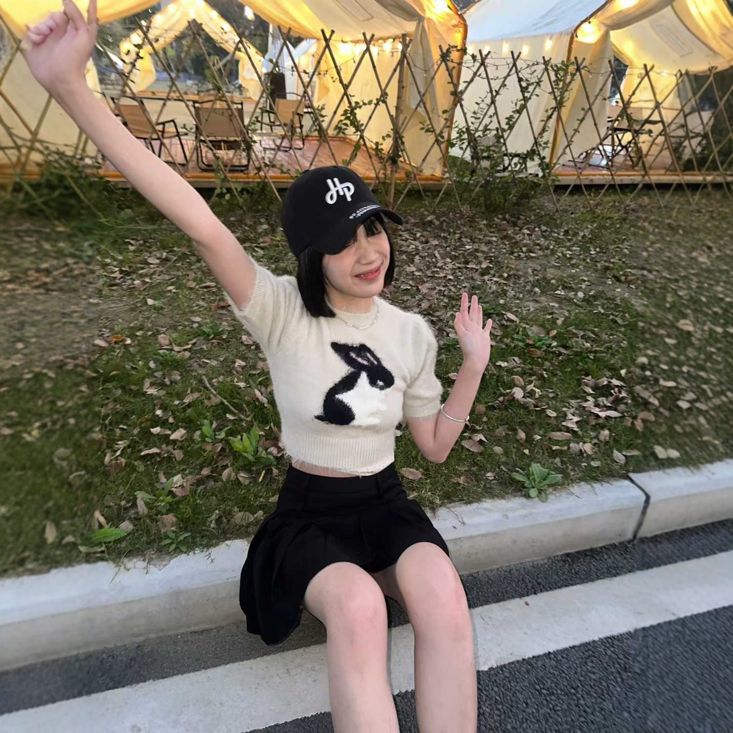 The new hard-top baseball cap for women with a perforated brim and embroidered letters is a Korean-style couple's baseball cap that makes the face look smaller, looks old-fashioned and is casual Specification image