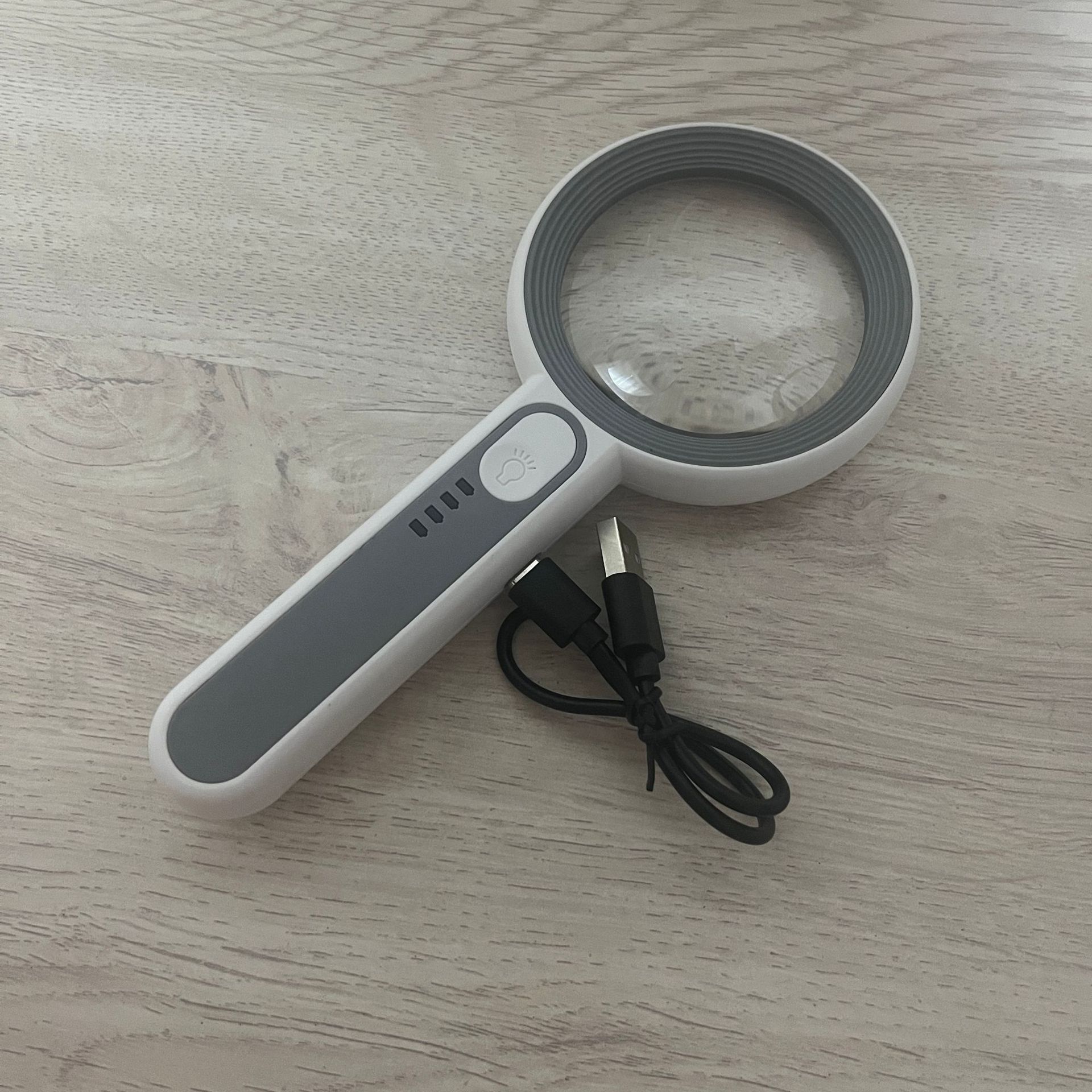 The new model 6516C1 handheld magnifying glass features 16 LED lights with three-level brightness adjustment, touch switch and battery level display details Picture