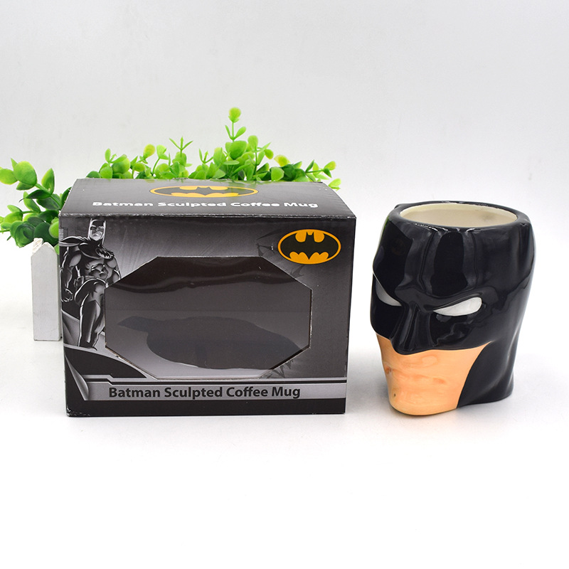 动漫陶瓷马克杯卡通水杯桌面装饰杯 创意黑色蒙面蝙蝠侠咖啡杯细节图