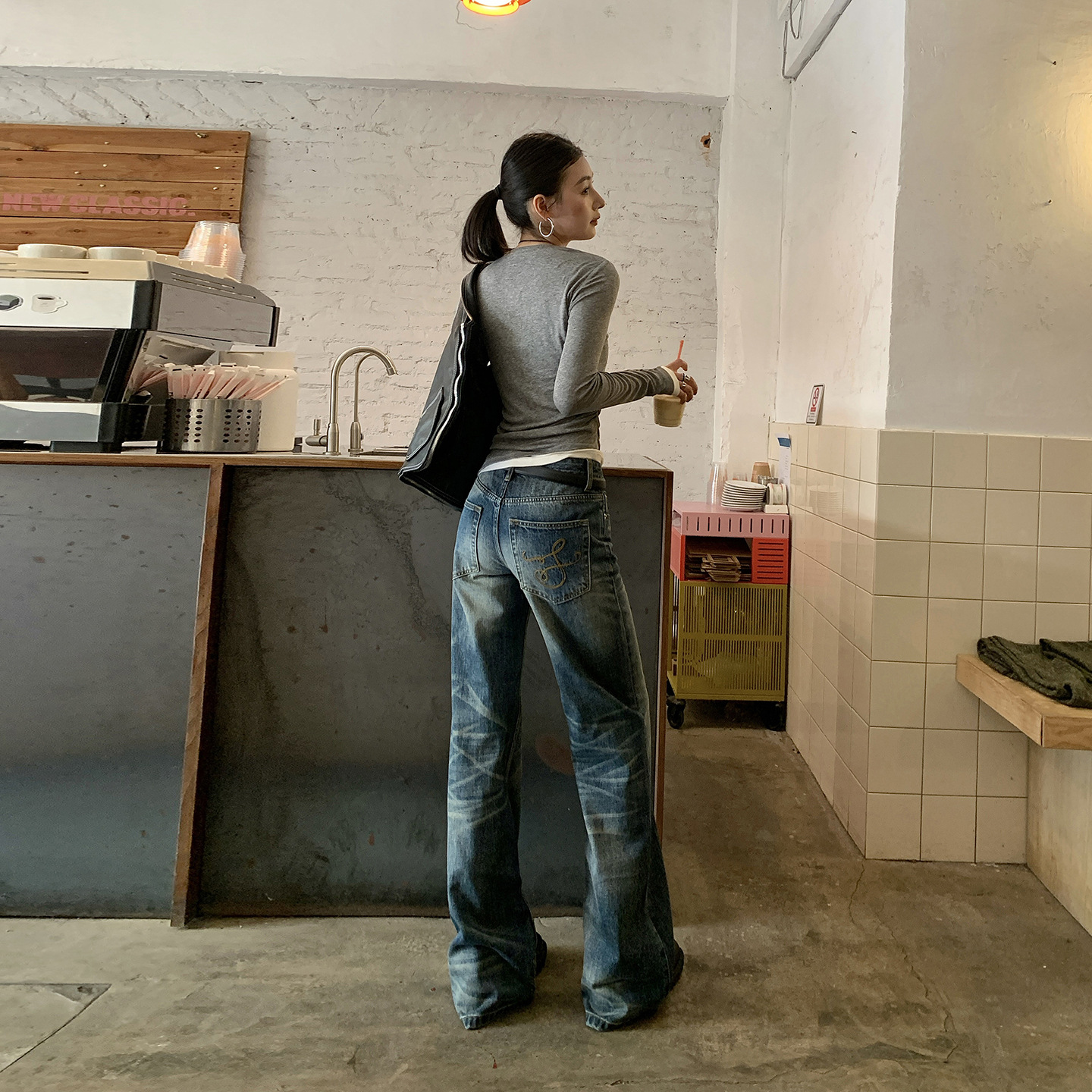 牛仔裤/带钻牛仔裤/牛仔裤阔腿/库存/牛仔短裤女产品图