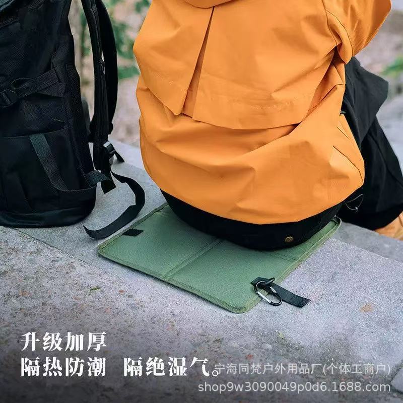 Moisture-proof floor mat, outdoor mountain climbing and hiking folding seat mat, cooling picnic mat, grassland camping portable, waterproof thickened details Picture
