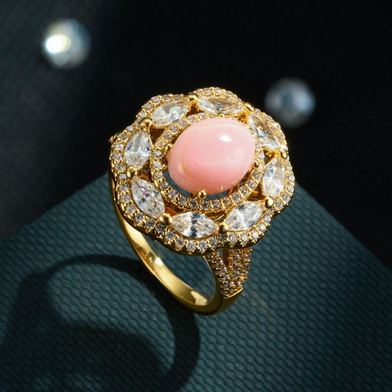 Luxurious and high-end pink Queen shell open ring, copper alloy, real gold electroplated with zircon, exquisite adjustable ring