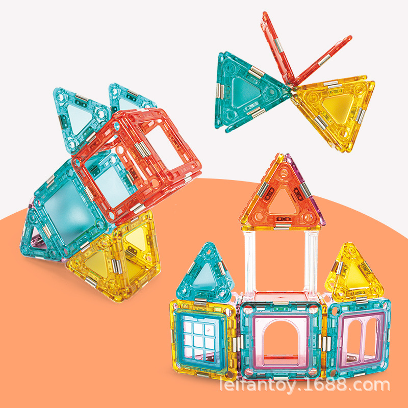 Versatile magnetic sheet children's magnetic building block toys, three-dimensional educational assembly, children's jigsaw puzzles, early education for kindergartens Application Scenario