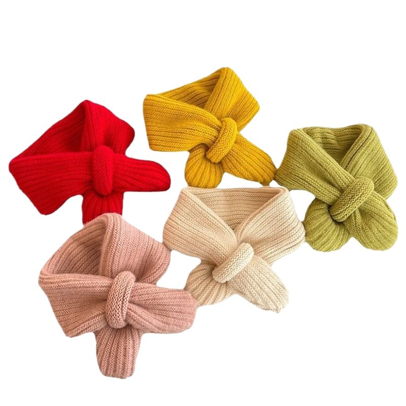 One-piece consignment of new cross-neck scarves for boys and girls, warm scarves for infants and toddlers in autumn and winter, baby scarves and hats, versatile items, wholesale from street stalls Item Picture