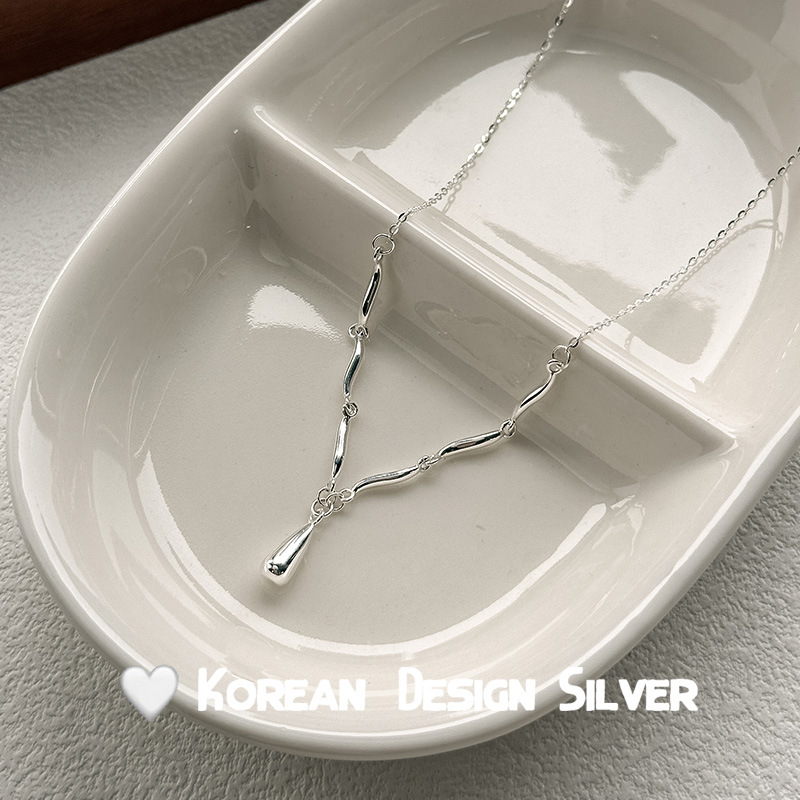 Water Drop Wave s925 sterling silver necklace, a niche design for women on Instagram, with a cool and casual commuting style and a high-end collarbone chain details Picture