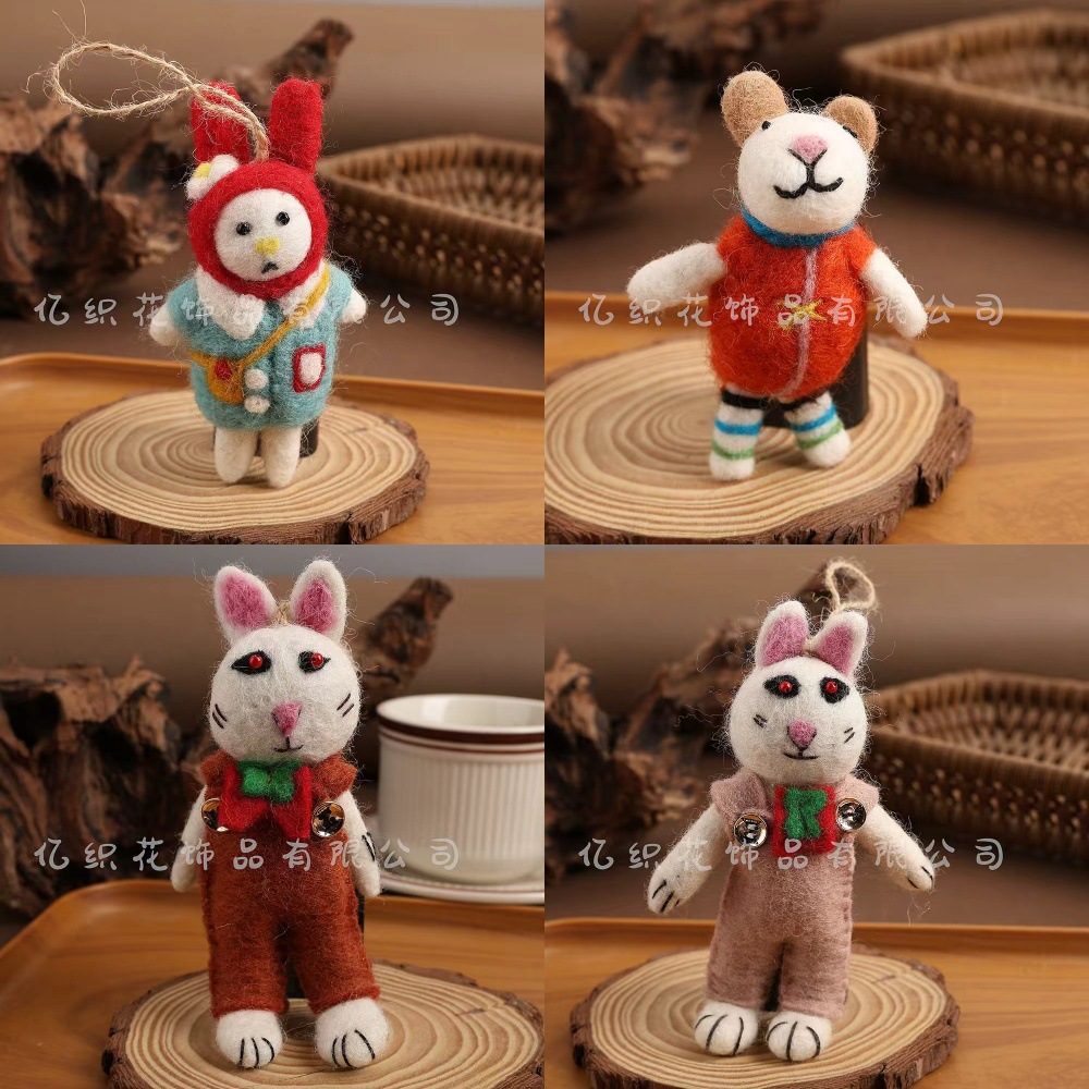 Nepalese handcrafted wool felt products, cute wool bear pendants, keychains, bags, and felt pendants Specification image