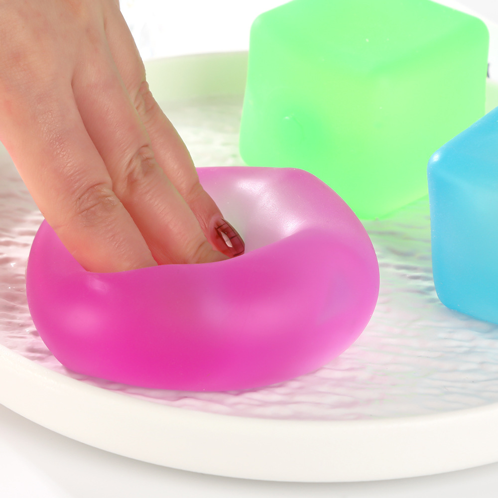 Four-color square kneading fun slow-rebound ice cube stress-relieving toy, a popular maltose release block details Picture