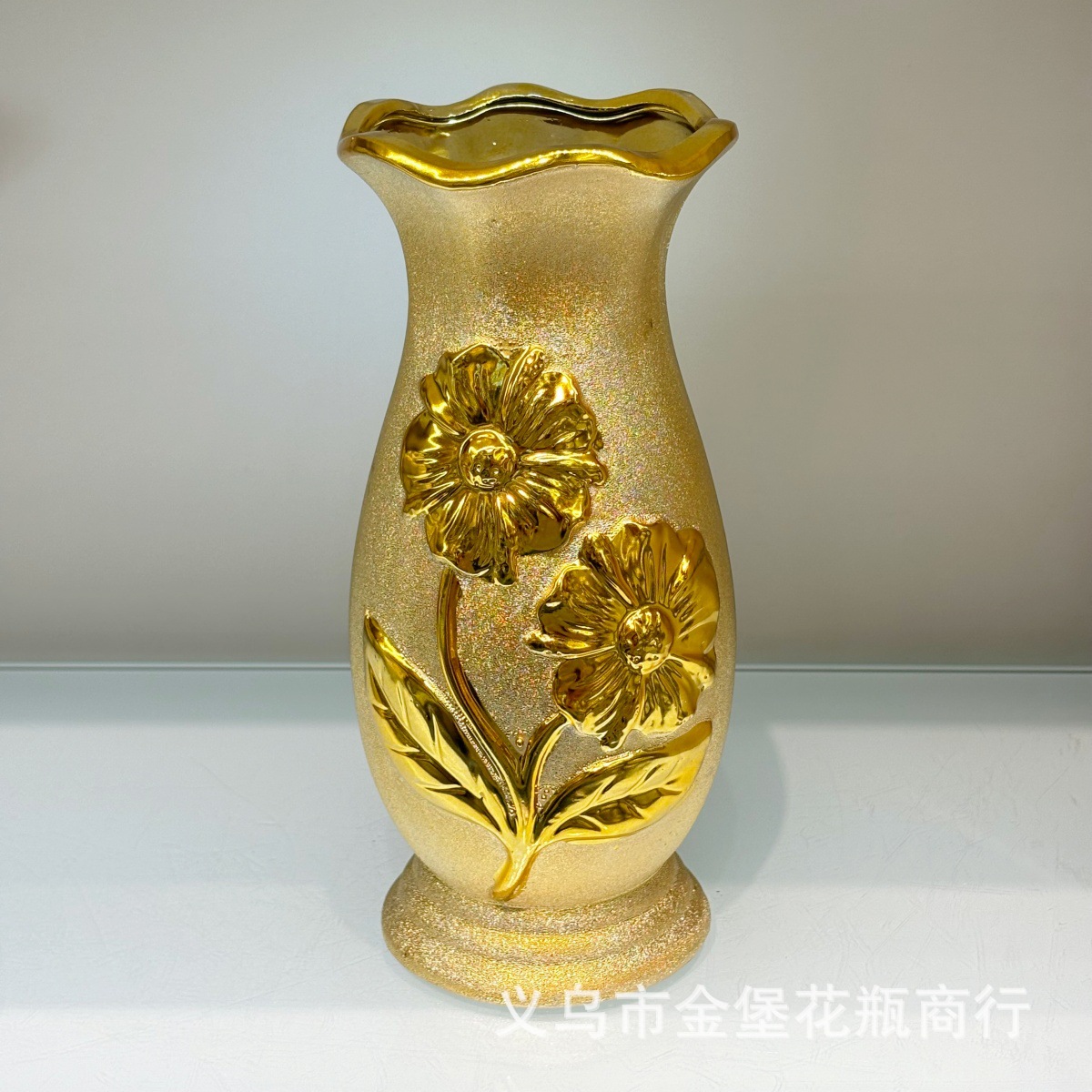 8寸寺庙黄金色银花瓶寺院专用鎏金供佛瓶复古浮雕陶瓷插花净瓶摆图
