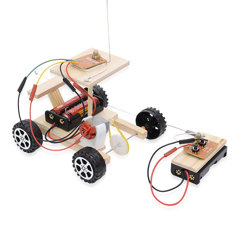 Children's diy science and technology small project wireless remote control racing car material kit, primary and secondary school students' physics handicraft competition model Item Picture