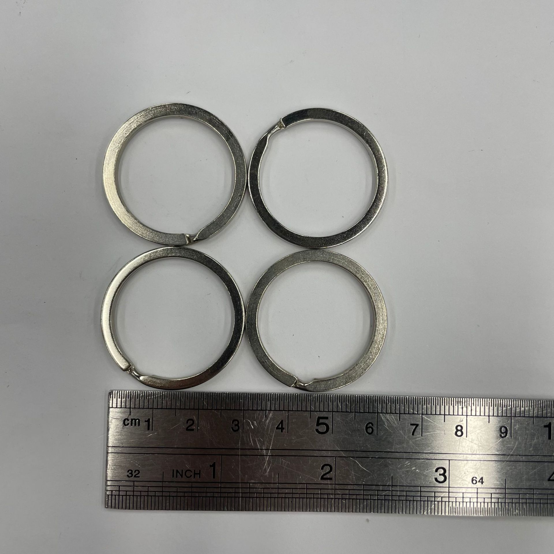 Factory stock of 32mm stainless steel key rings. Customized sizes available. Wholesale of flat rings for office and household use details Picture