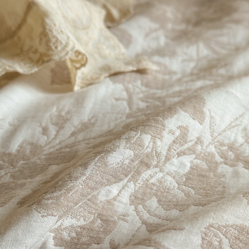 Class A, mother and baby grade, 100 all-cotton three-layer jacquard four-piece set, pure cotton quilt cover, bed sheet, bed cover, washed cotton products for winter Application Scenario