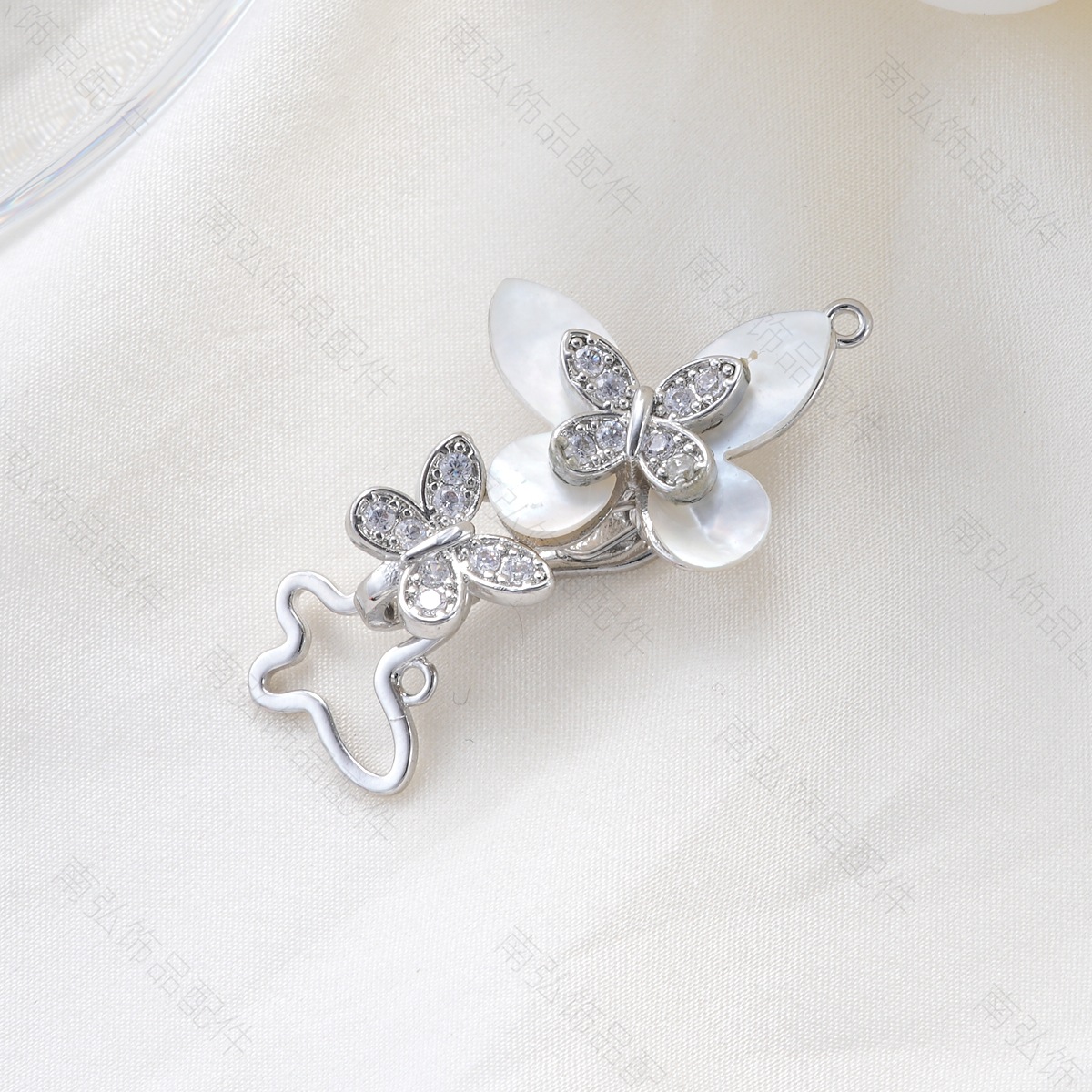 Copper-plated 18k high color retention, zirconium-inlaid white shell butterfly elastic buckle pearl necklace clasp DIY jewelry accessory Specification image
