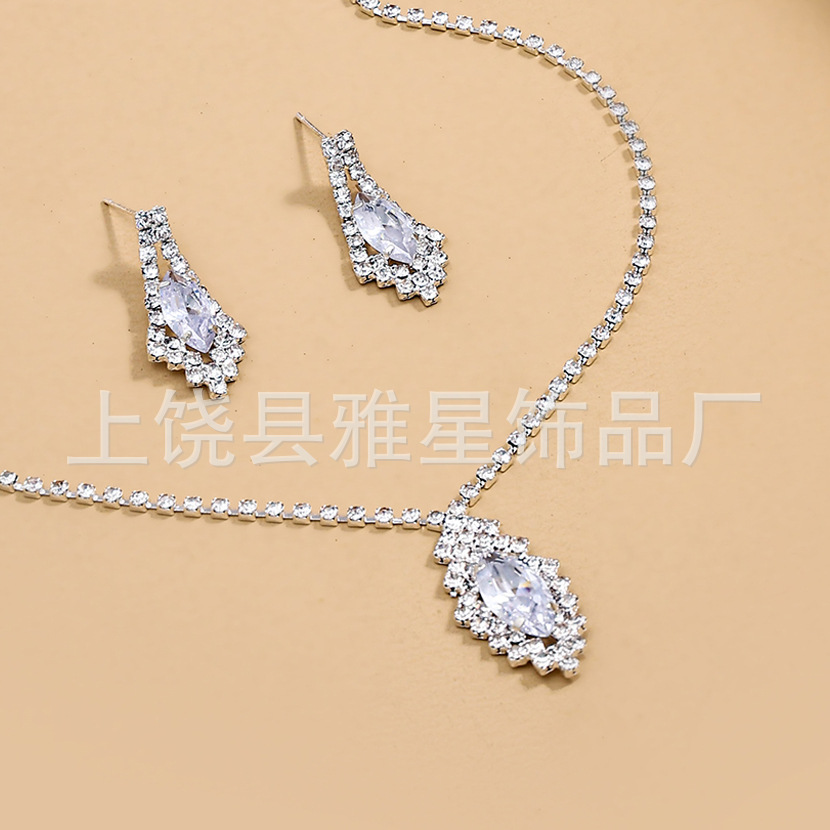 European and American cross-border best-selling women's jewelry, light luxury evening dress accessories, 3-piece set, bracelet, necklace, earrings Application Scenario