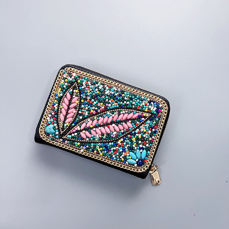 钥匙套/开瓶器/皮革制品/潮玩挂饰/钥匙扣皮革产品图