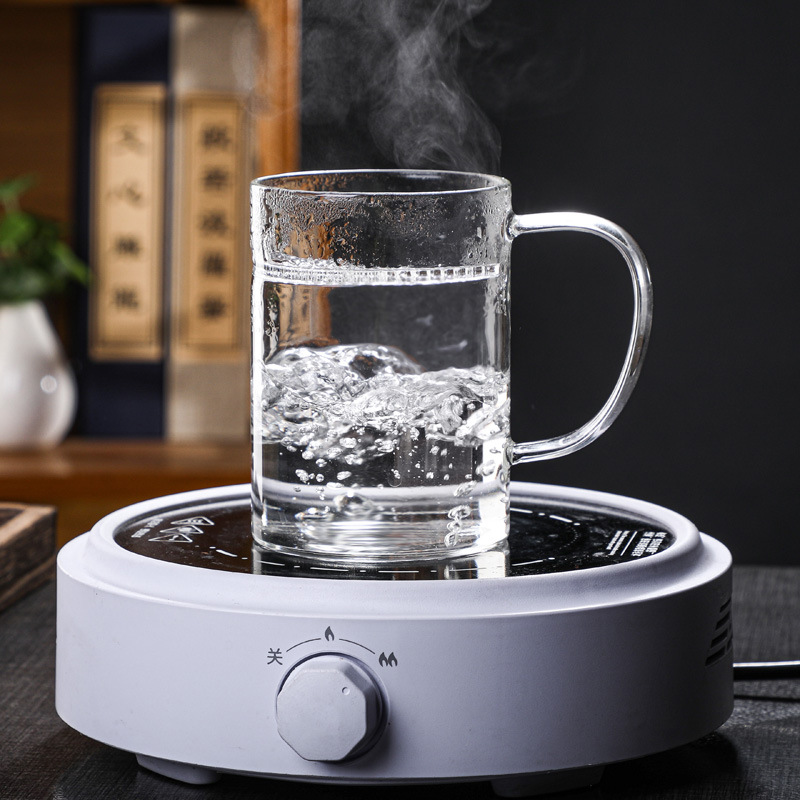 Factory wholesale glass crescent-shaped cups, household green tea cups, heat-resistant glass cups with built-in filters, and tea brewing cups with handles Application Scenario