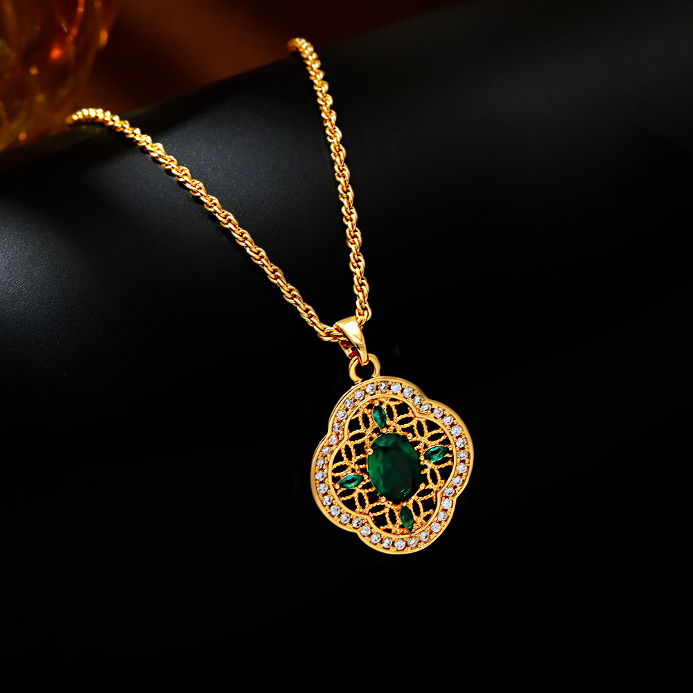 Hyacinth retro Hong Kong-style emerald zircon pendant necklace, a best-selling sweater chain and light luxury collarbone chain on Douyin in autumn and winter 2025 Specification image