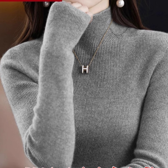 Ladies in Ordos City are recommended to wear a semi-high-neck sweater as a slimming base layer for autumn and winter. It looks great and is a good choice Specification image