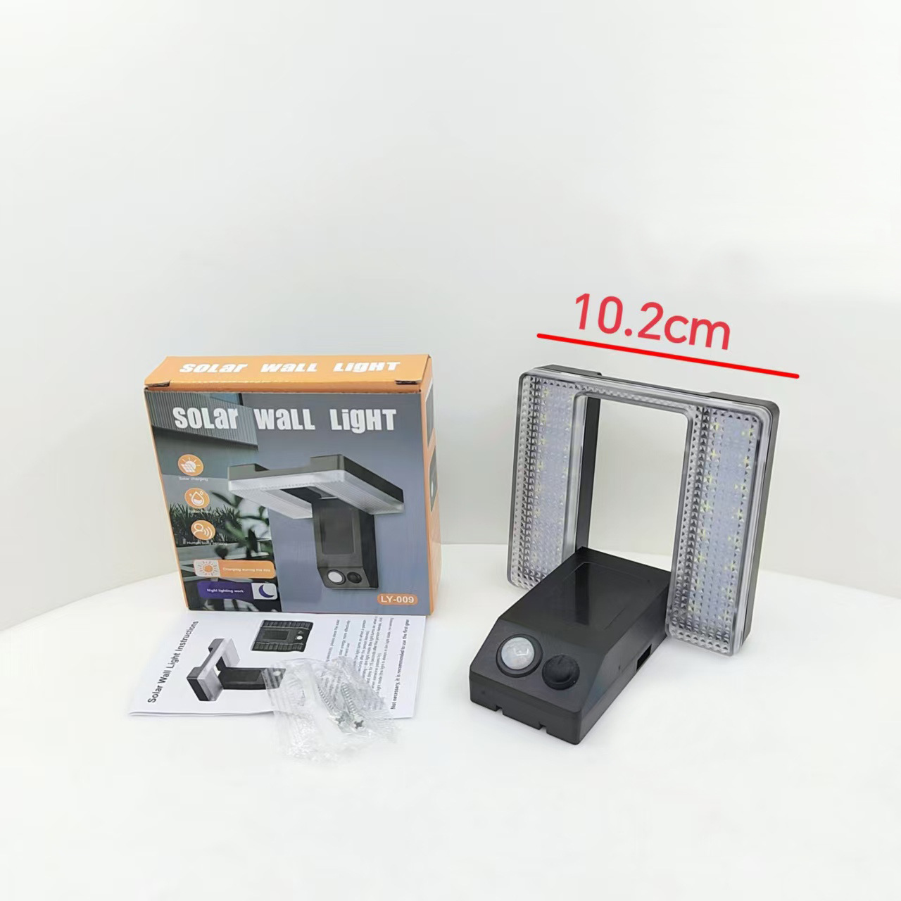 Cross-border blast estilo luz de pared solar al aire libre luz de patio luz de sensor solar luz solar para el hogar luz solar Application Scenario
