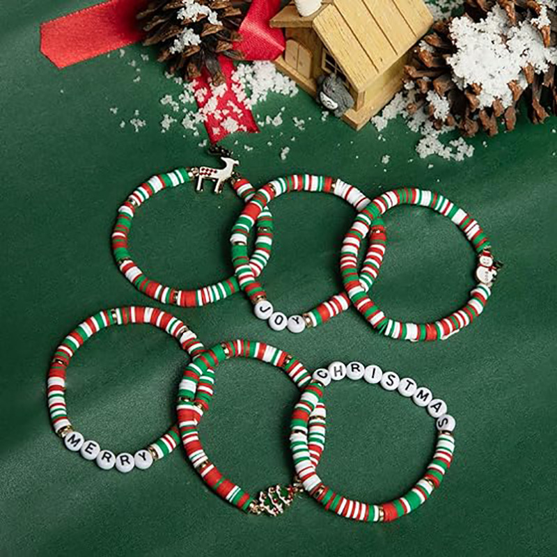 Amazon's best-selling 2024 Christmas 6-piece cute reindeer soft clay bracelet set for ladies' party gifts Application Scenario