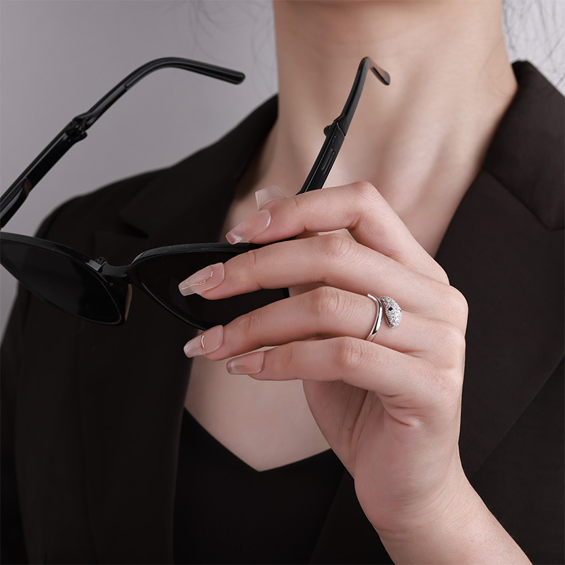 铜微镶戒指/戒指/莫桑钻/银戒指/戒指跨境细节图