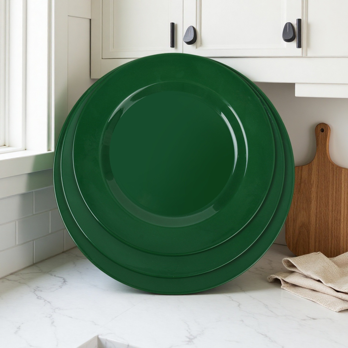 Foreign trade dark green plastic snack round plates, stir-frying plates, unbreakable cold dish plates, high-quality new models, OEM Application Scenario