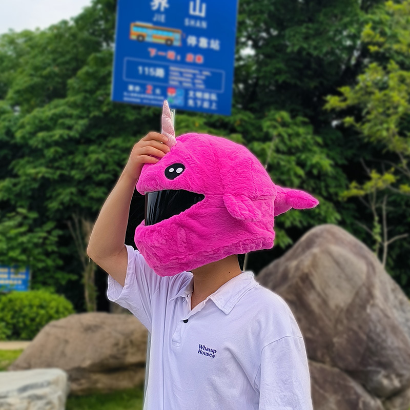 Cycling warm mask, cartoon cute animal, funny helmet protection cover, street blast, personalized plush helmet cover to block the wind Application Scenario