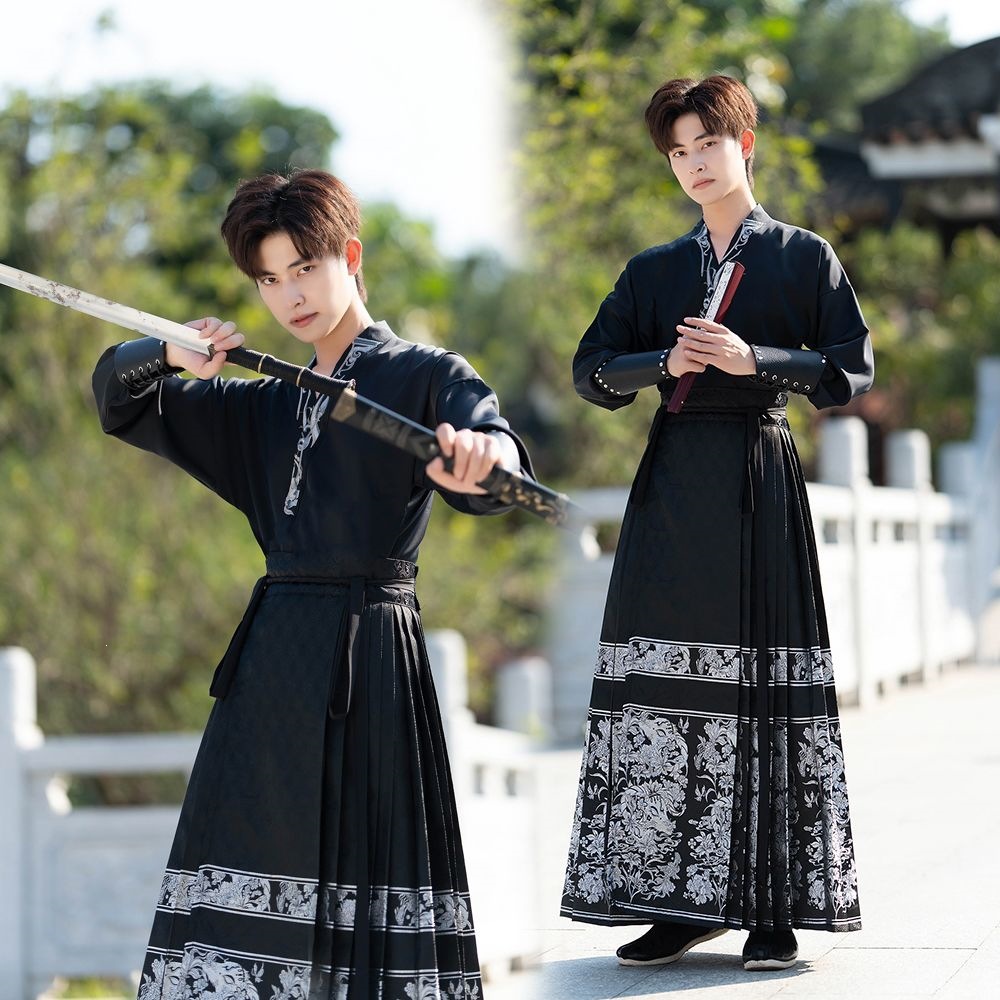 Chinese trend Hanfu for men, Chinese-style martial arts swordsman, ancient-style woven gold horse face skirt, new Chinese-style student men couple set Application Scenario