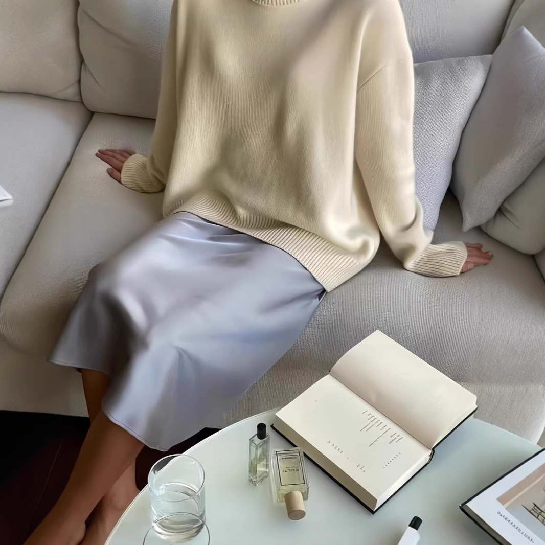 In 2025, cross-border bestsellers in Russia: Solid-colored round-neck sweaters for women, soft knitted tops, and casual loose styles Application Scenario