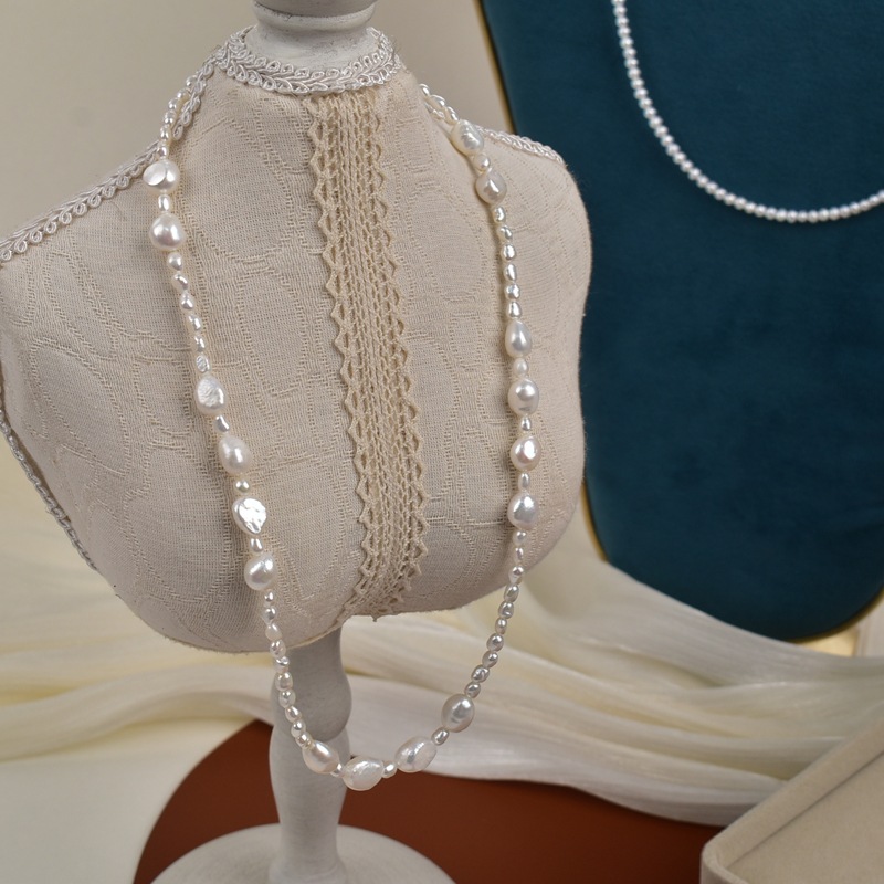 Natural freshwater pearl necklace for autumn and winter wear, high-end neckchain for women's fashion, Baroque pearl sweater chain details Picture