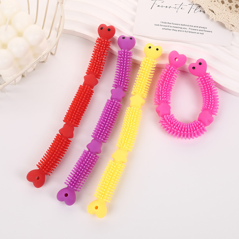 New cartoon cute bear animal cheerleading bracelet, a fun and stress-relieving noodle stretching toy Application Scenario