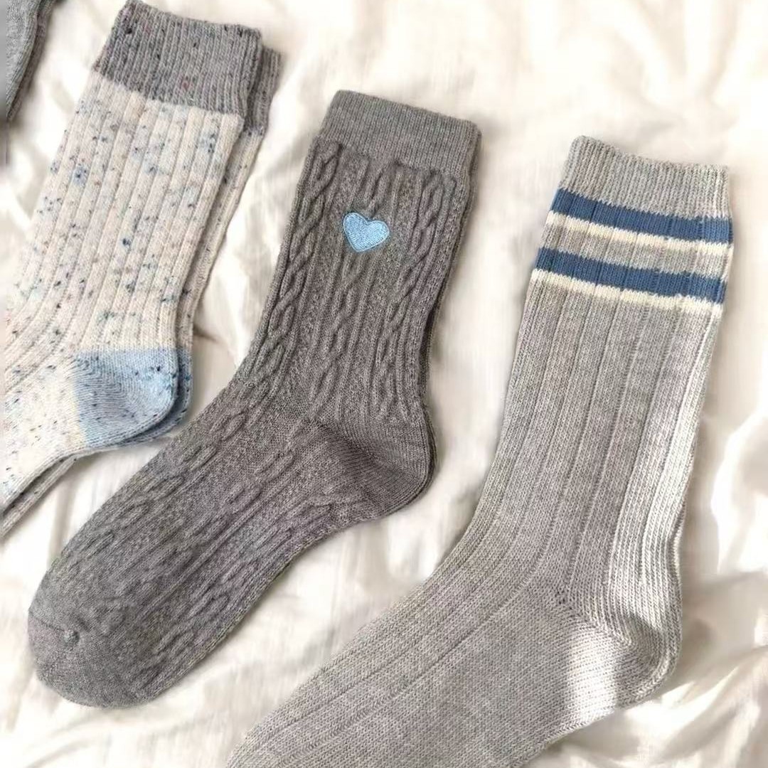 New spring and summer socks in grey series: Super versatile women's socks, simple style cotton socks, warm and comfortable mid-calf fashionable push-pull socks details Picture