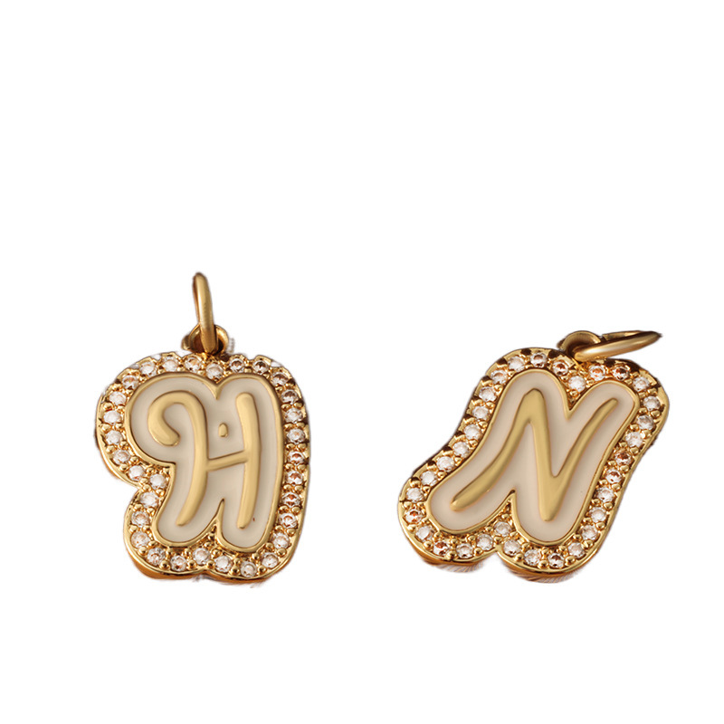 The manufacturer's new 26-style English letter copper pendant with zircon edges, a trendy and high-end collarbone chain necklace for women Item Picture