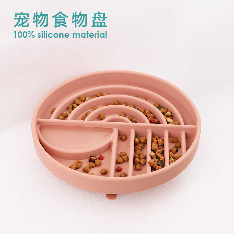 Pet silicone slow food bowl, dog licking plate, slow food, anti-choking and anti-knocking, universal pet feeding utensil with suction cup Application Scenario