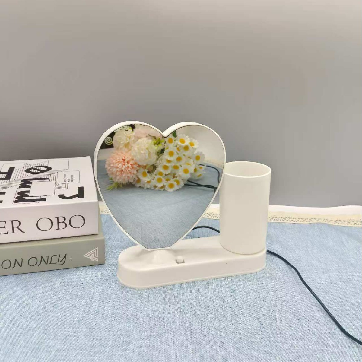 LED相框灯发光相框创意笔筒ins风桌面美学会发光的桌面笔筒多功能产品图