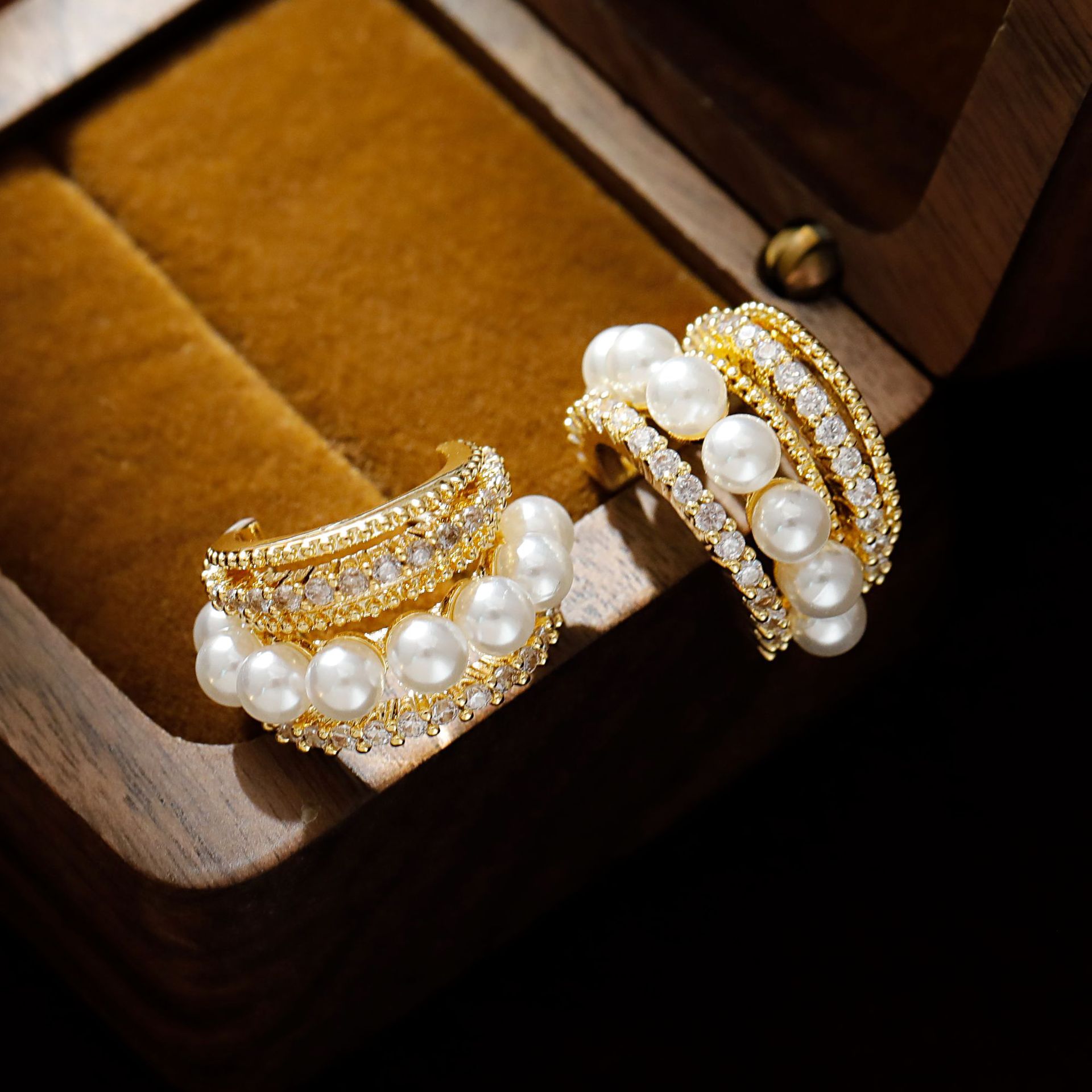 Tipo HyacinthC aretes de perlas coreanos micro circonitas pendientes de medio anillo francés temperamento vintage versátil personalidad pequeña fragancia mujer Specification image