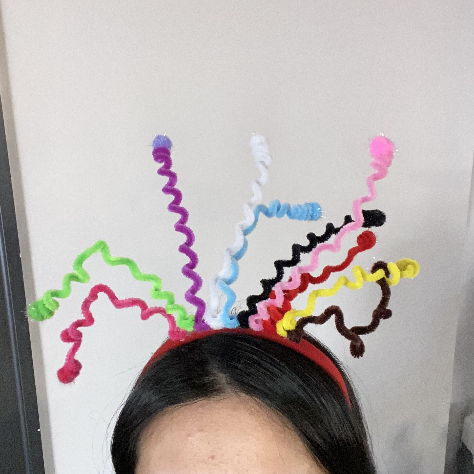 A funny birthday party headband, photo prop and souvenir with the same InS-style curly spring as a South Korean blogger Specification image