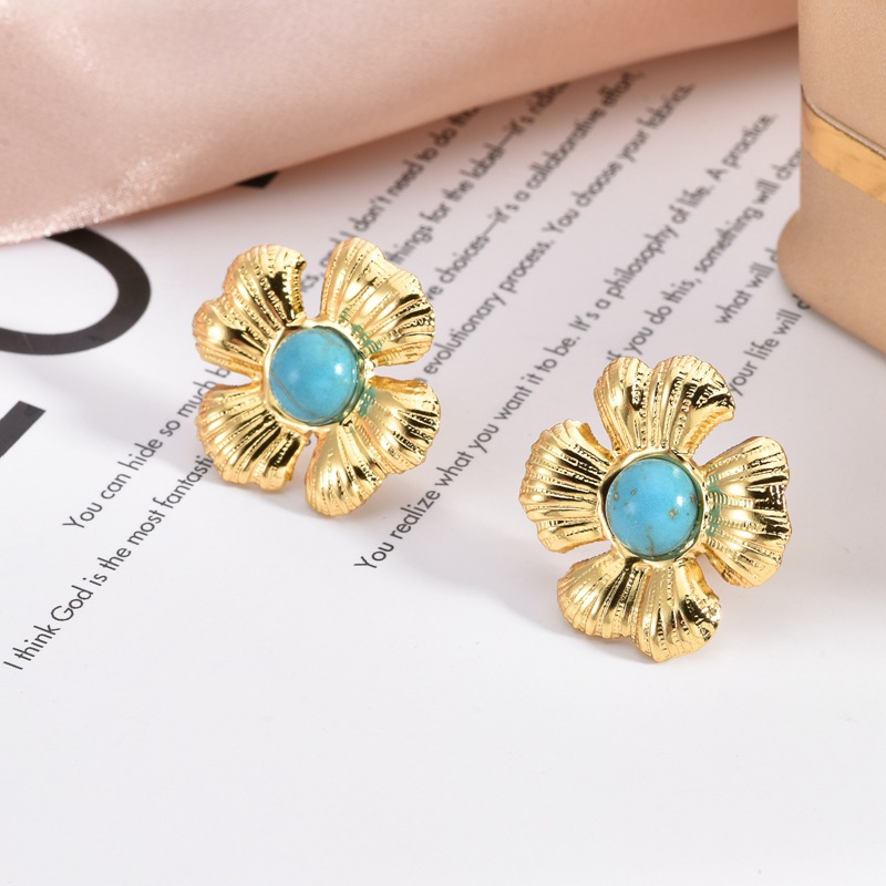 European and American cross-border retro flower stud earrings for women, a niche and high-end bestseller on Instagram, turquoise earrings, a unique and elegant ear accessory Specification image