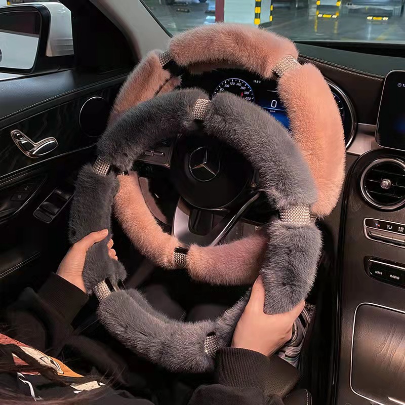 新款冬季镶钻毛绒汽车方向盘套女韩国烫钻时尚车把套工厂直销代发                              产品图