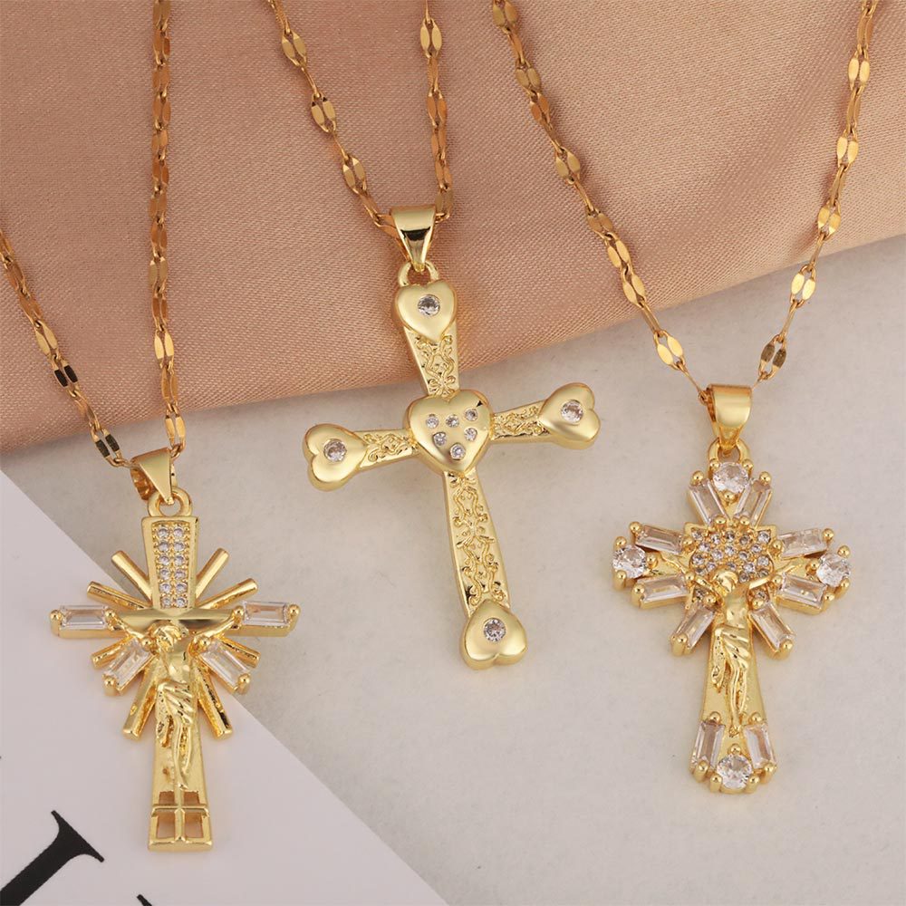 A popular retro cross necklace for men and women in Europe and America, a fashionable copper-plated real gold slightly inlaid zircon pendant accessory Application Scenario
