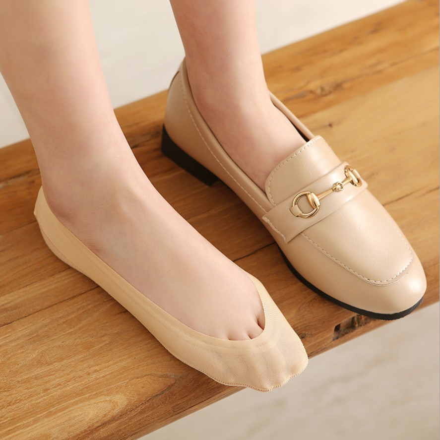 The new spring and summer style of ice silk boat socks from the sock street stall is simple and trendy. It has a shallow mouth and is invisible for women. It is solid color, ultra-thin, breathable, and made of silicone that won't fall off Specification image