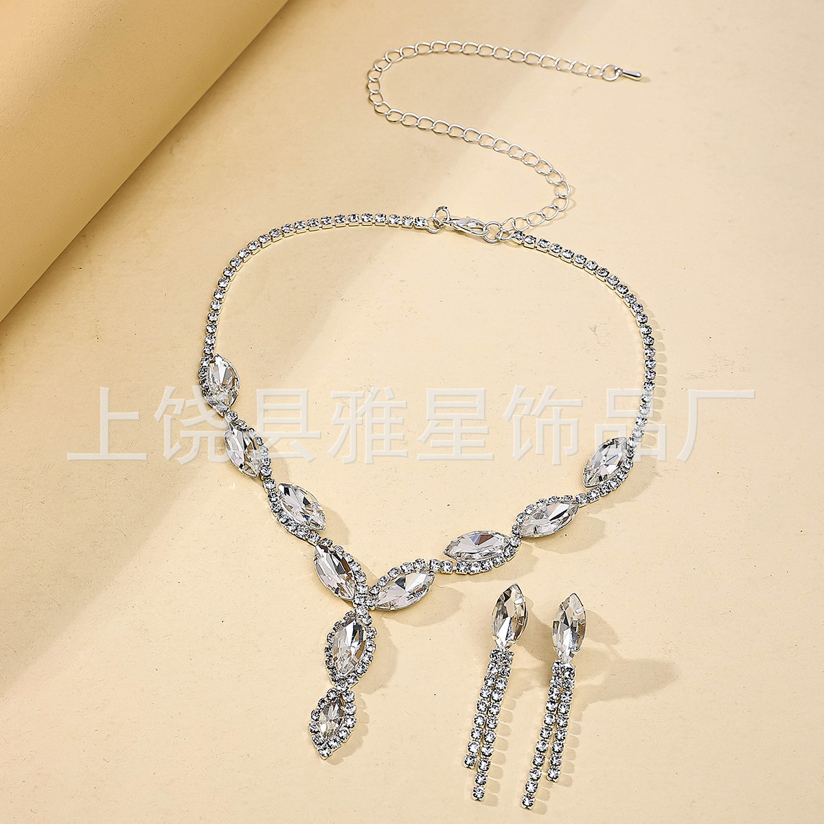 European and American cross-border best-selling women's jewelry, light luxury evening dress accessories, 3-piece set, bracelet, necklace, earrings Specification image