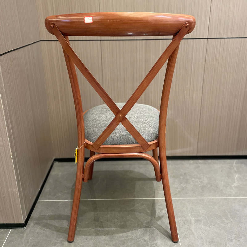 Star Outdoor wedding chairs, lawn wedding hotel cross-wood grain chairs, banquet soft packaging, event conference, restaurant backrest chairs Application Scenario