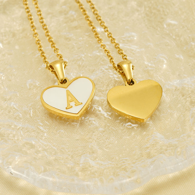 Cross-border bestseller: 26-letter heart-shaped shell necklace, a versatile stainless steel letter pendant for women with a European and American style details Picture