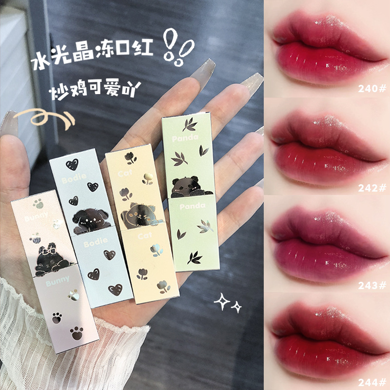 MANSLY Water Crystal Frozen Women's Lipstick single pack paper box, 24 pieces display box plus 4 pieces trial pack Application Scenario