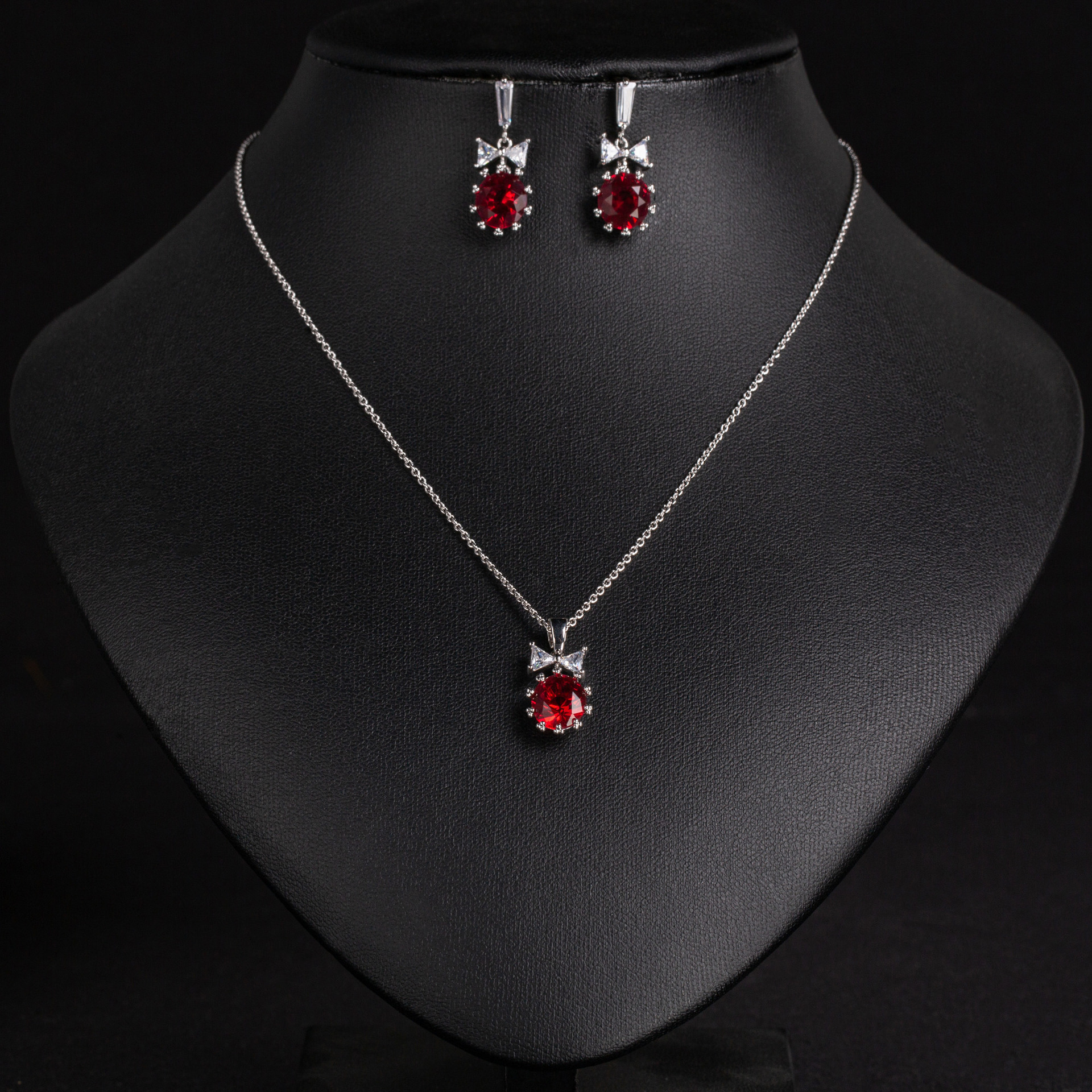 The classic design of the popular geometric round pendant necklace for women in Europe and America, snowflake colored gemstone zircon micro-set jewelry, LJT5280, Getisha jewelry, fashionable and versatile jewelry, banquet dress accessories details Picture